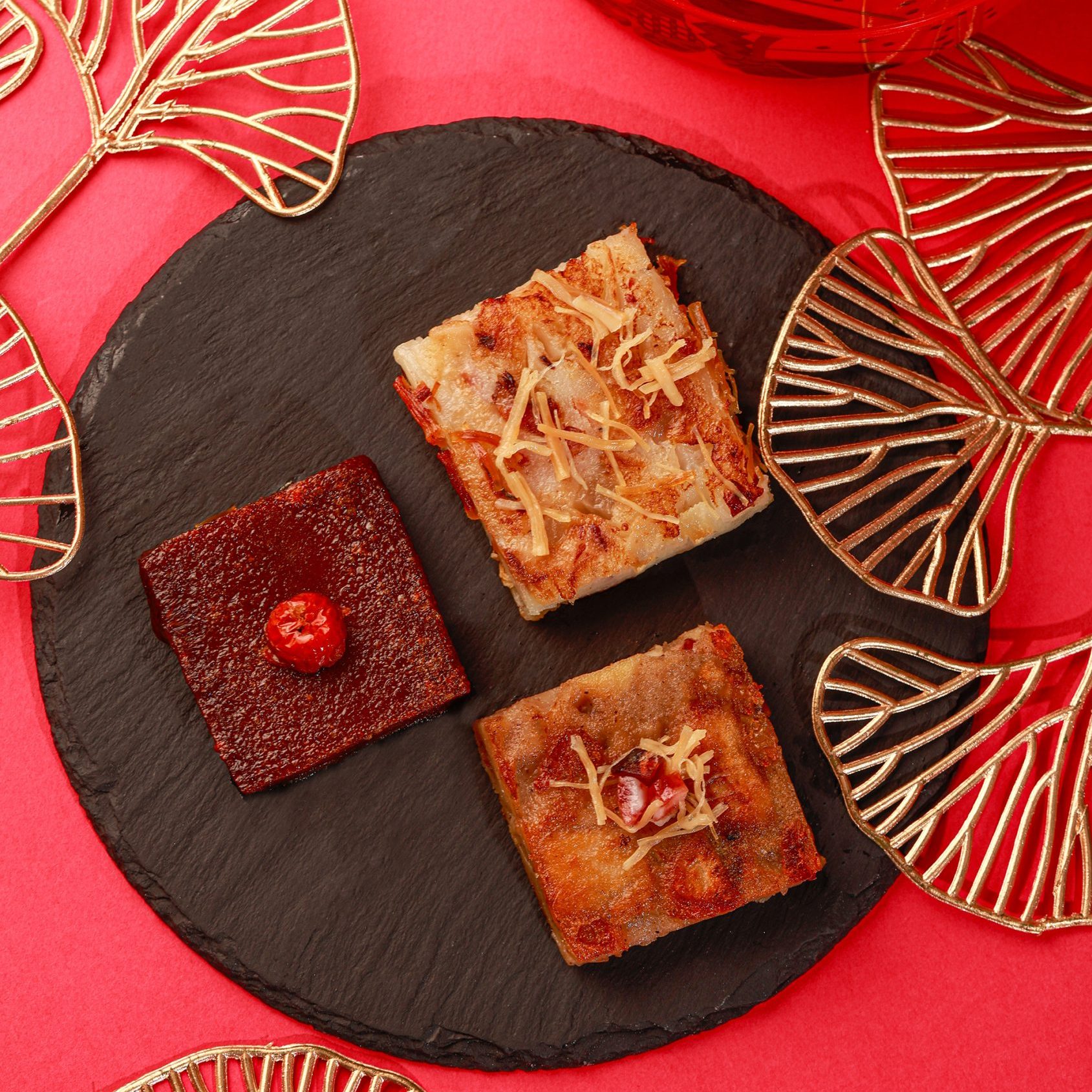 Plate with 3 different Chinese New Year Puddings of the Park Lane Hong Kong - Ebb and Flow