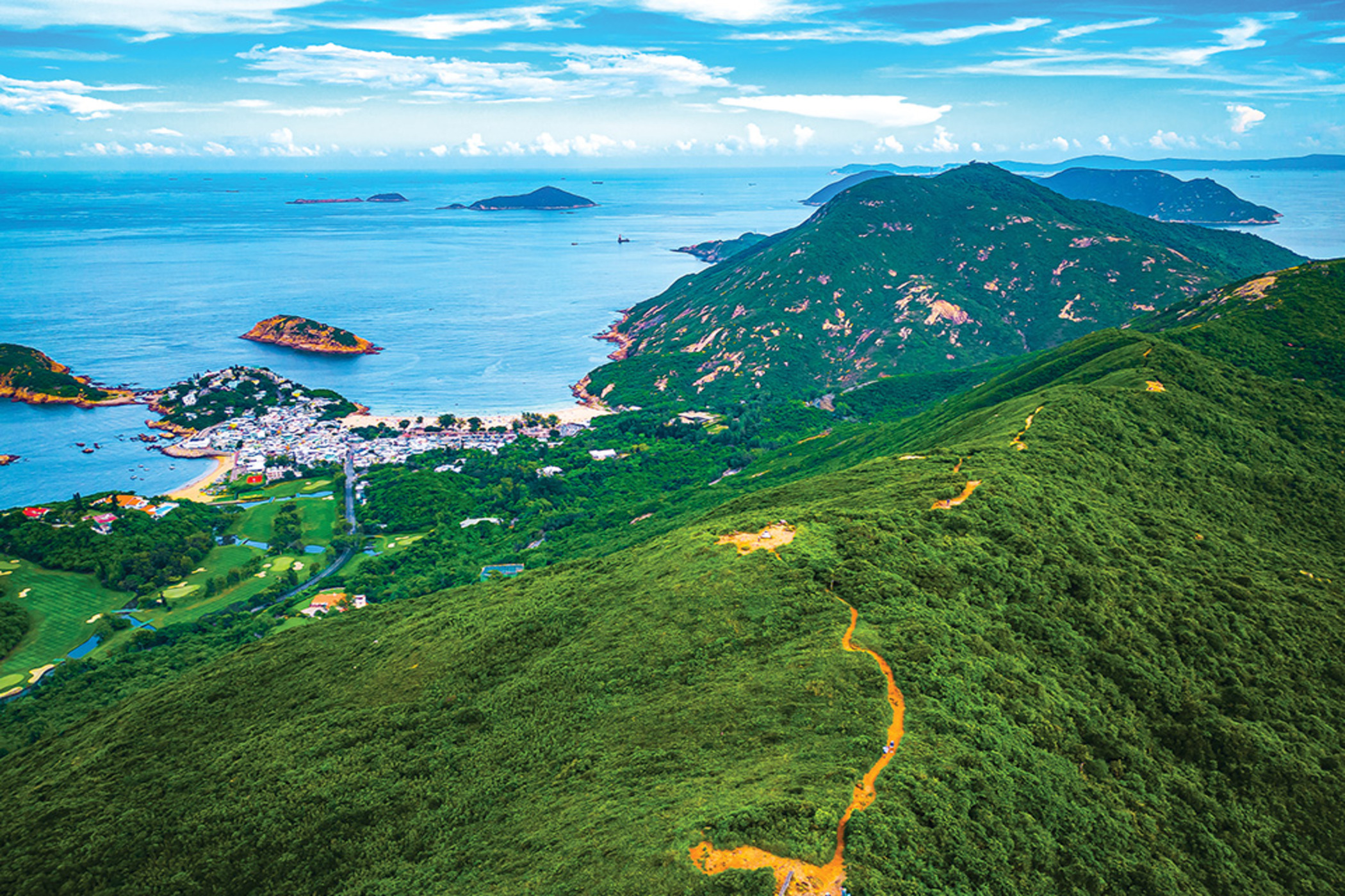From Urban Peaks to Park Views: A Guide to Hong Kong's Autumn Hikes